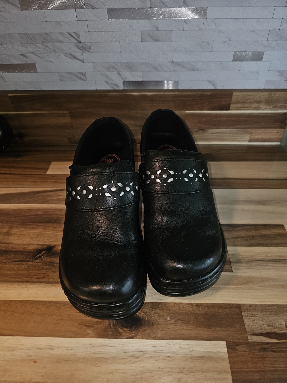 Klogs Black Leather Slip-On Clogs with Cutout Detail